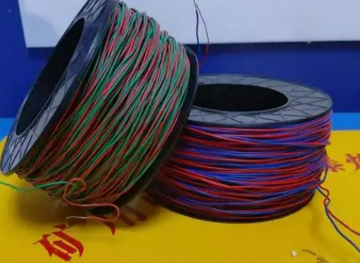 总口管理区放炮线的主要材质有哪些？不同材质的适用场景有何区别？